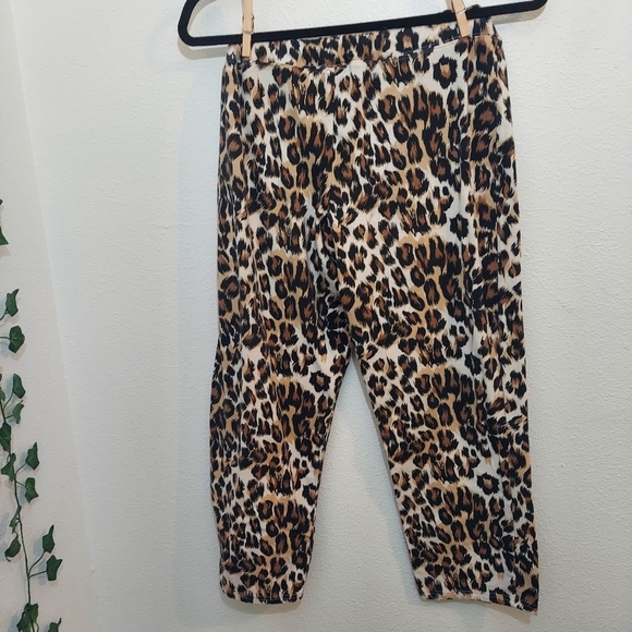 Betsey Johnson Cropped Cheetah 🐆 PJ Pants Small - Picture 4 of 9